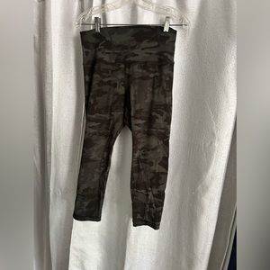 lululemon green camo cropped leggings